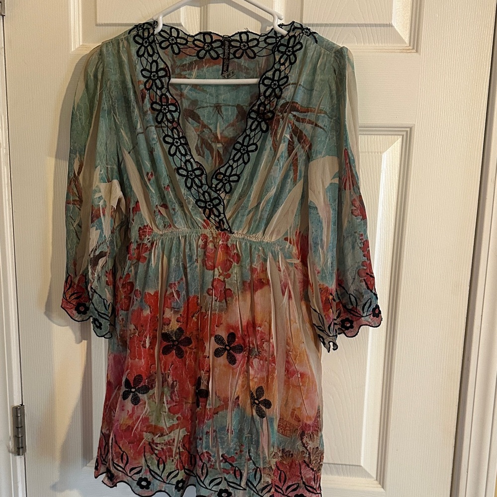 Elegant Floral V-Neck Tunic